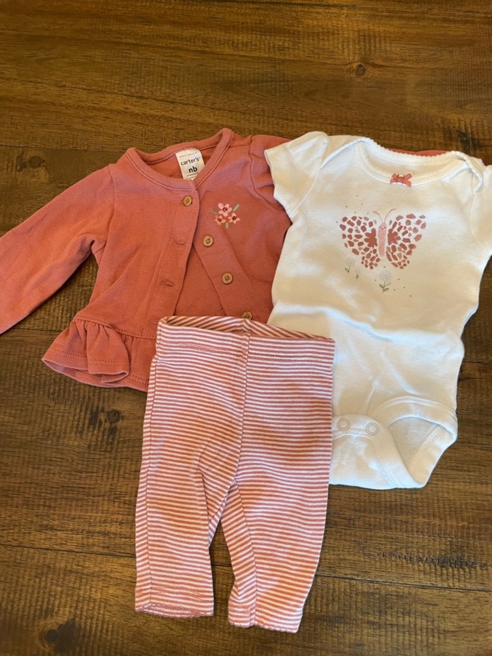 Carter’s three-piece outfit